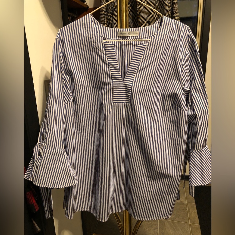 EUC Women’s Signature Collection Blue & White Striped Tunic